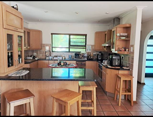 3 BEDROOM HOUSE RENTED IN BLUEWATER BAY